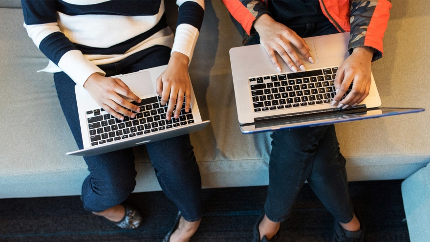 4 Tips for Building a Strong Personal Brand