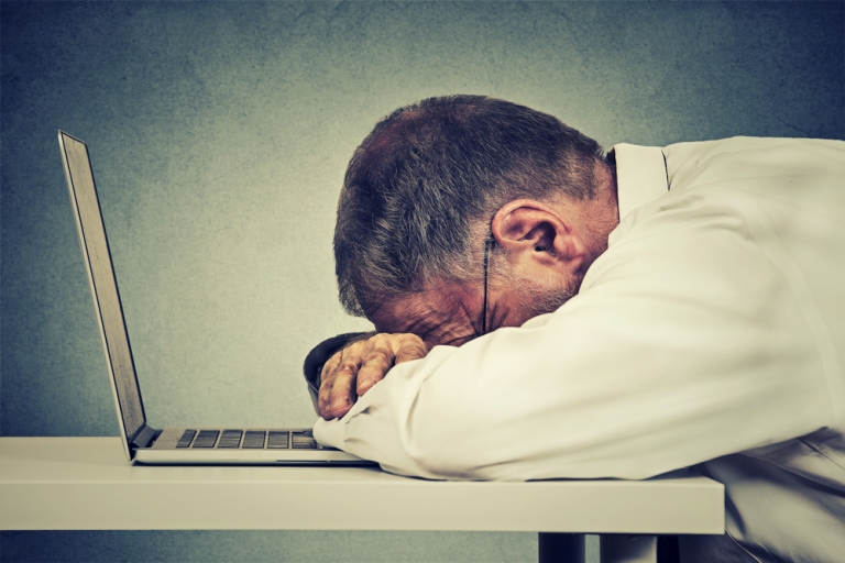 4 Reasons Why You Should Work Less and Play More