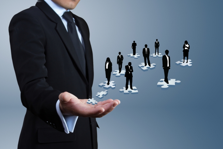 Top 4 Factors That Separate Leaders from Managers