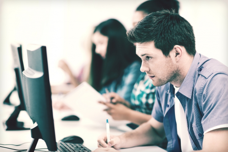 4 Reasons Why You Should Consider The MBA via Distance Learning